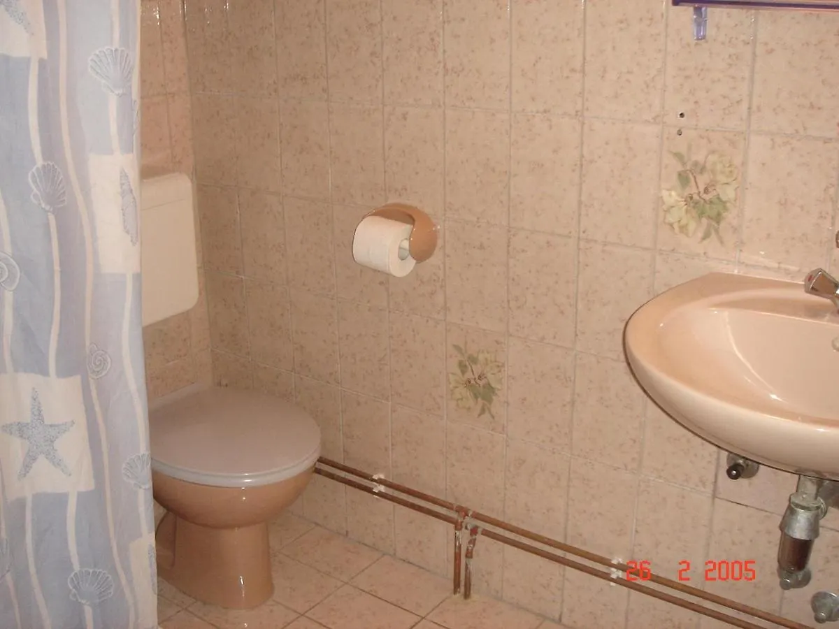 Room With Breakfast, By Sea Rab Town Apartment